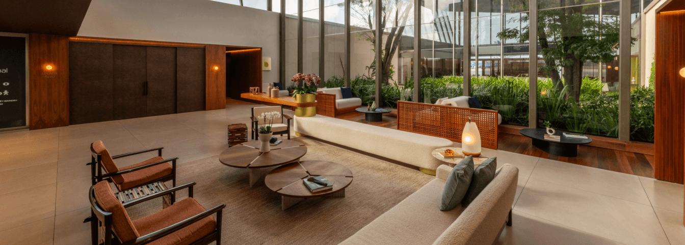 Experiences hero footer